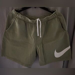 Nike sportswear club shorts